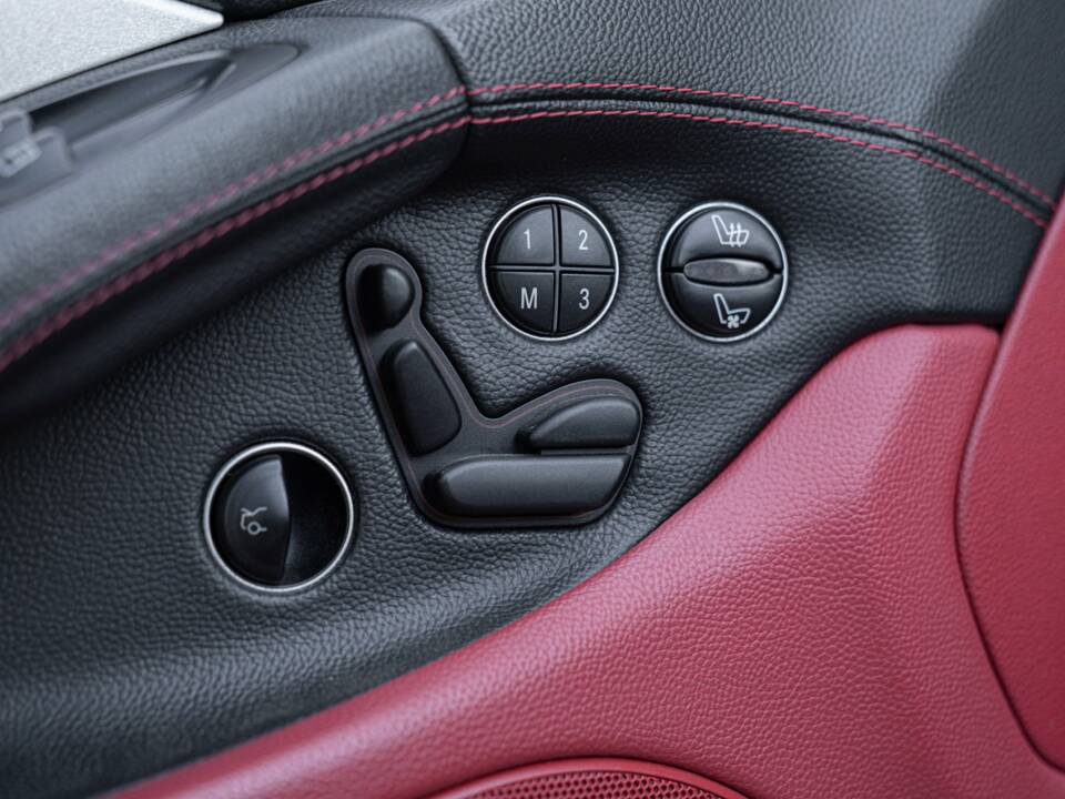 Image 48/50 of Mercedes-Benz SL 55 AMG (2002)