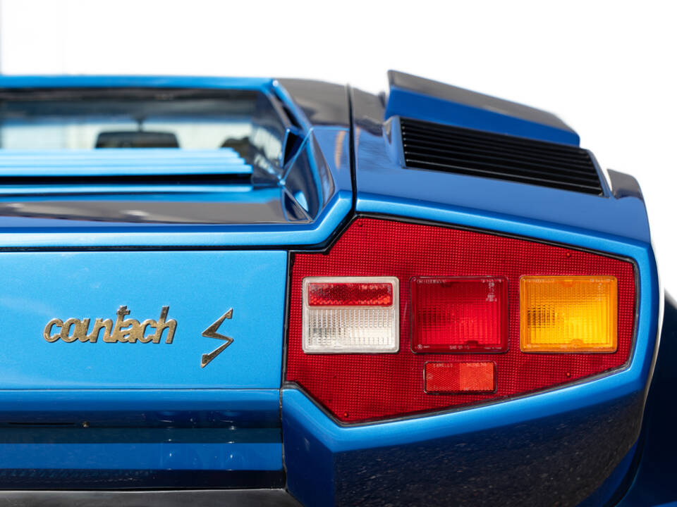 Image 36/50 of Lamborghini Countach LP 400 S (1981)