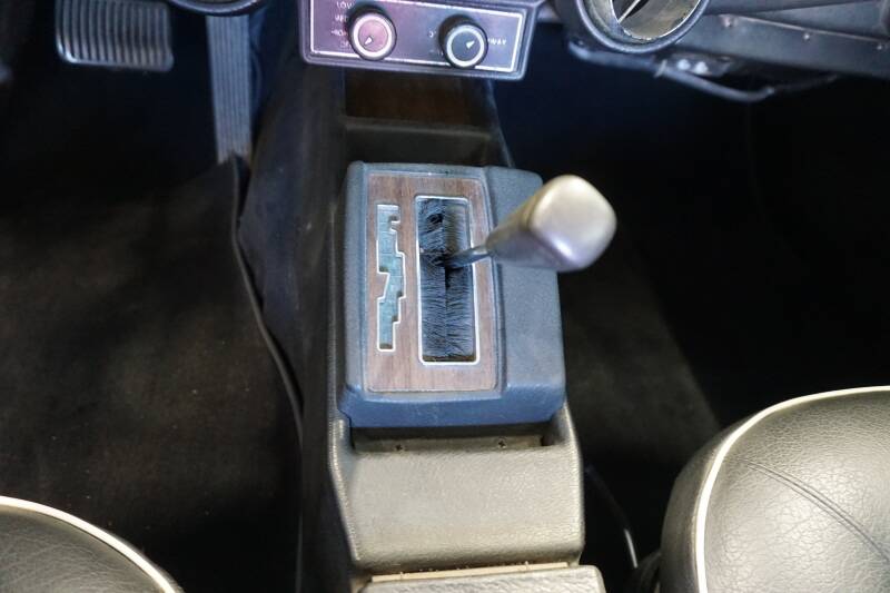 Image 27/33 of Volvo 1800 ES (1972)