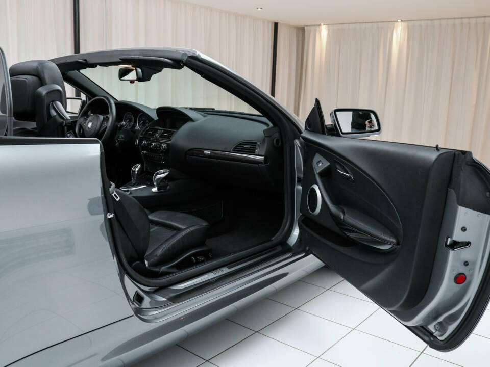 Immagine 11/17 di BMW 630i (2007)