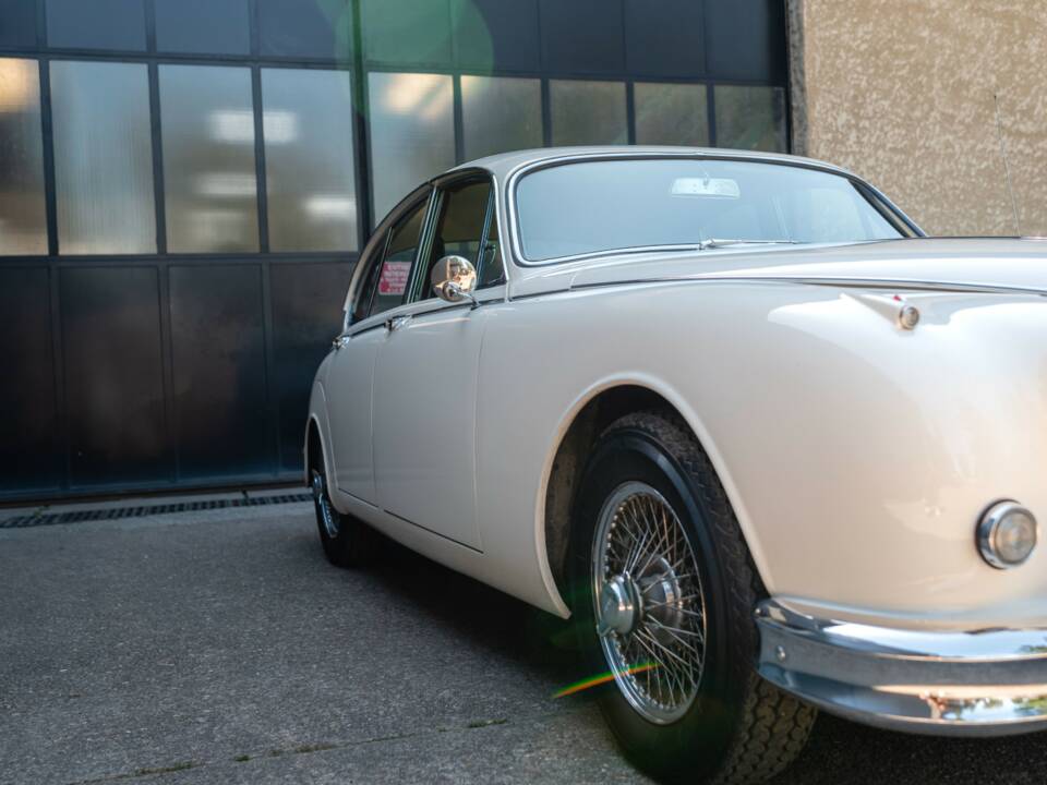 Image 14/50 de Jaguar Mk II 3.8 (1963)