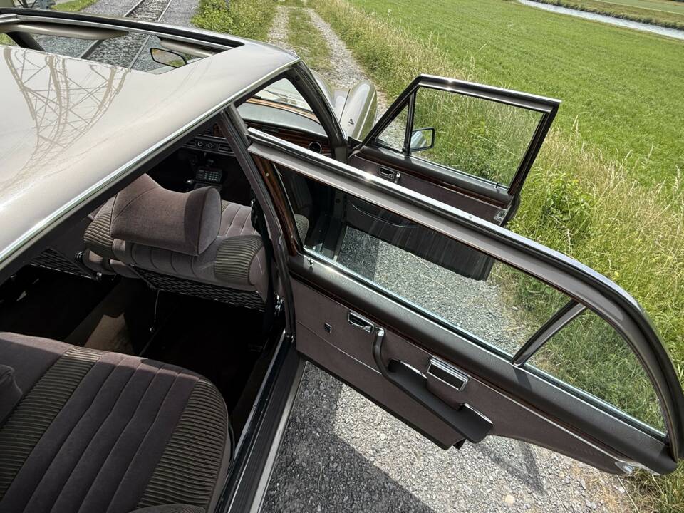 Afbeelding 75/89 van Mercedes-Benz 300 SEL 6.3 (1972)