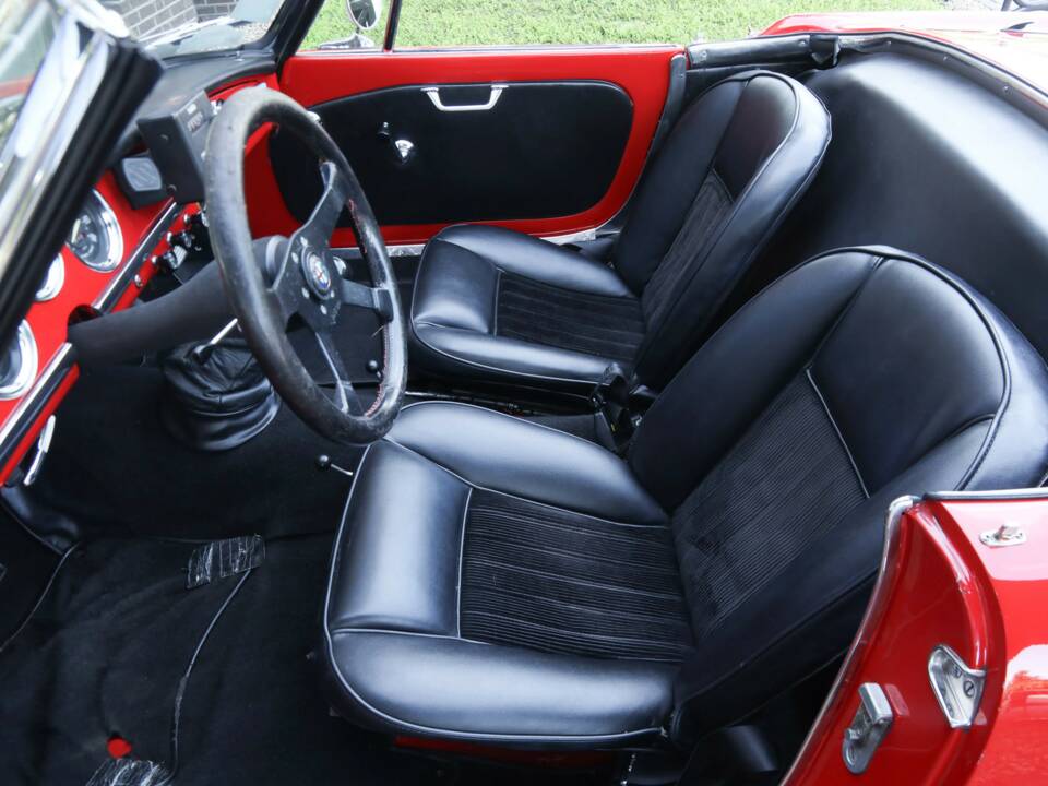 Imagen 29/50 de Alfa Romeo Giulia 1600 Spider Veloce (1965)