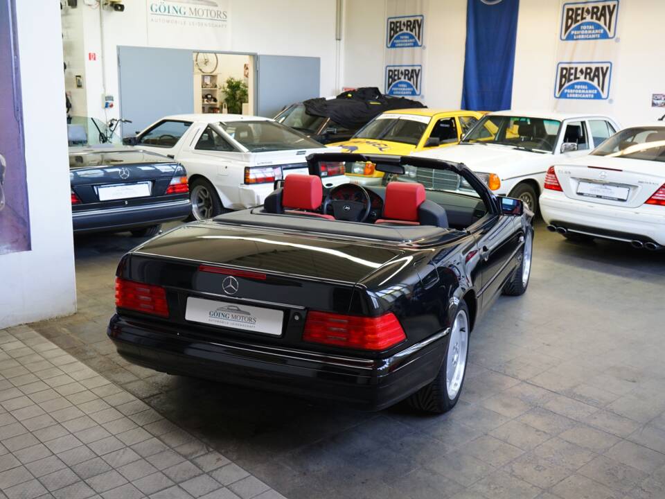 Imagen 13/41 de Mercedes-Benz SL 500 (1997)