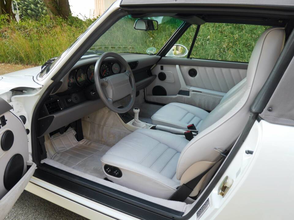 Bild 15/45 von Porsche 911 Carrera 2 (1993)