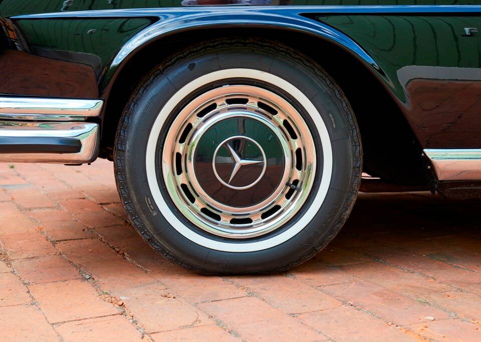 Image 94/188 of Mercedes-Benz 280 SE 3,5 (1971)