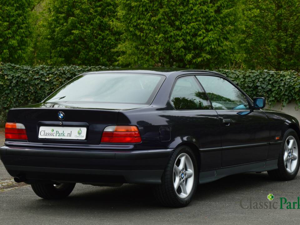 Bild 5/50 von BMW 320i (1994)