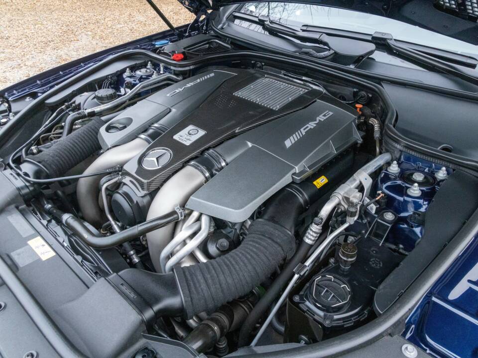 Immagine 18/50 di Mercedes-Benz SL 63 AMG (2012)