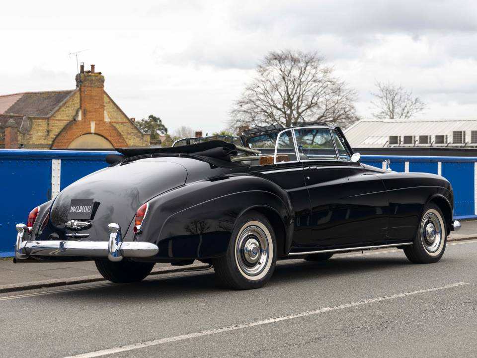 Image 3/26 of Rolls-Royce Silver Cloud III (1964)