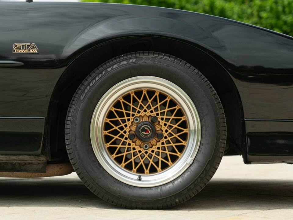 Bild 28/50 von Pontiac Firebird TransAm (1989)