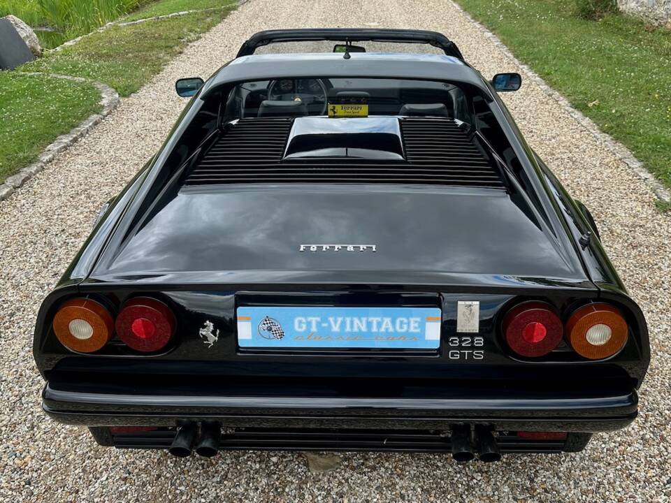 Bild 22/86 von Ferrari 328 GTS (1988)