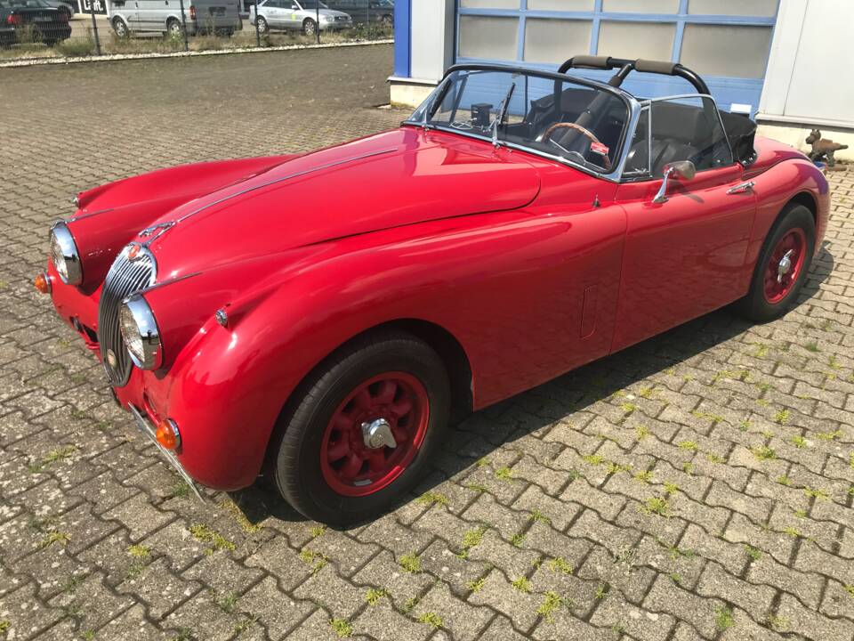 Image 2/16 of Jaguar XK 150 3.4 S OTS (1959)