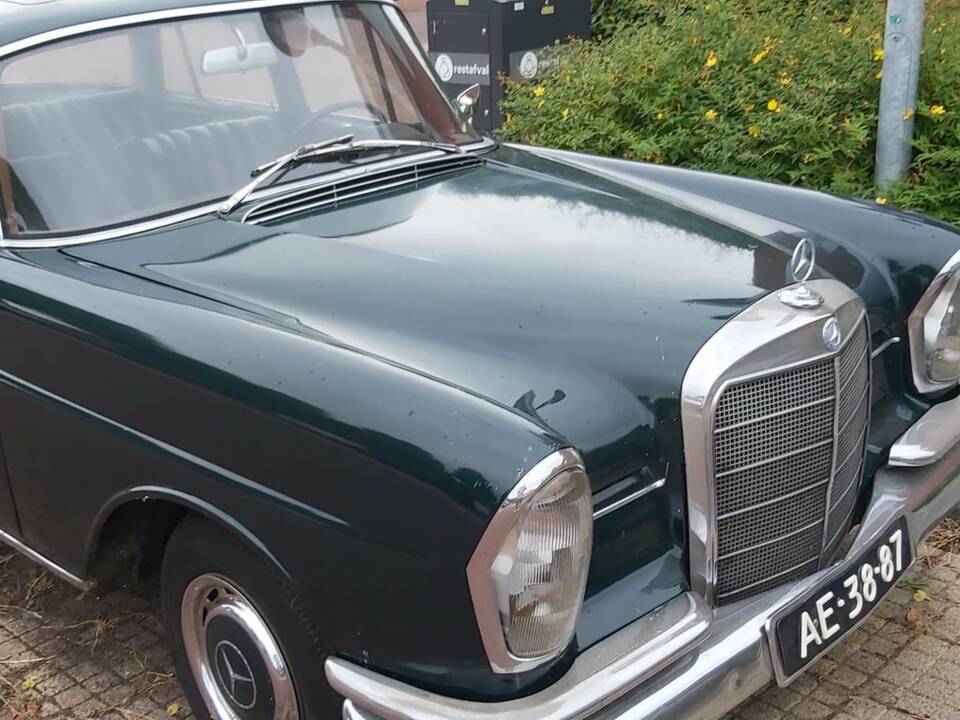Bild 5/8 von Mercedes-Benz 220 SE b (1964)