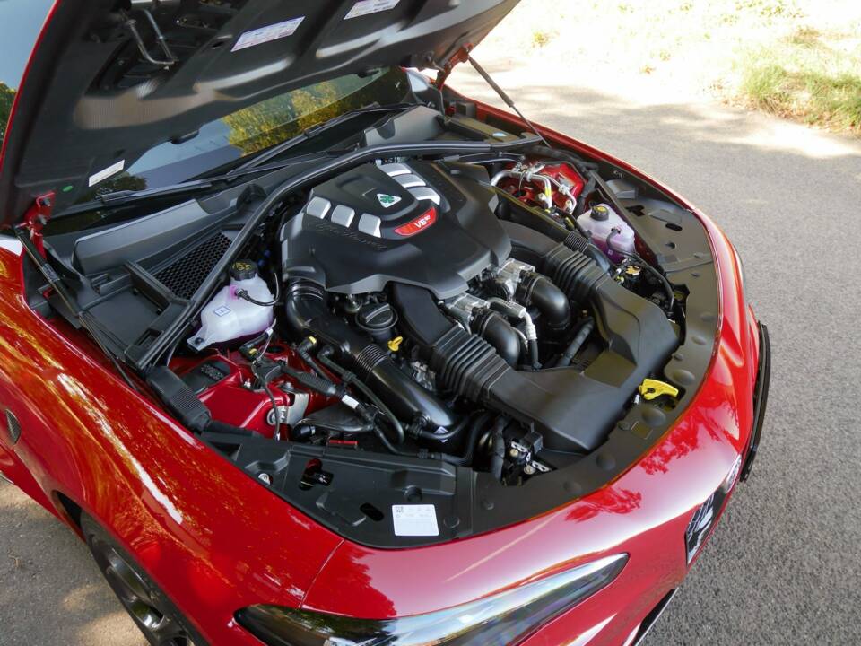 Bild 37/40 von Alfa Romeo Giulia Quadrifoglio (1900)