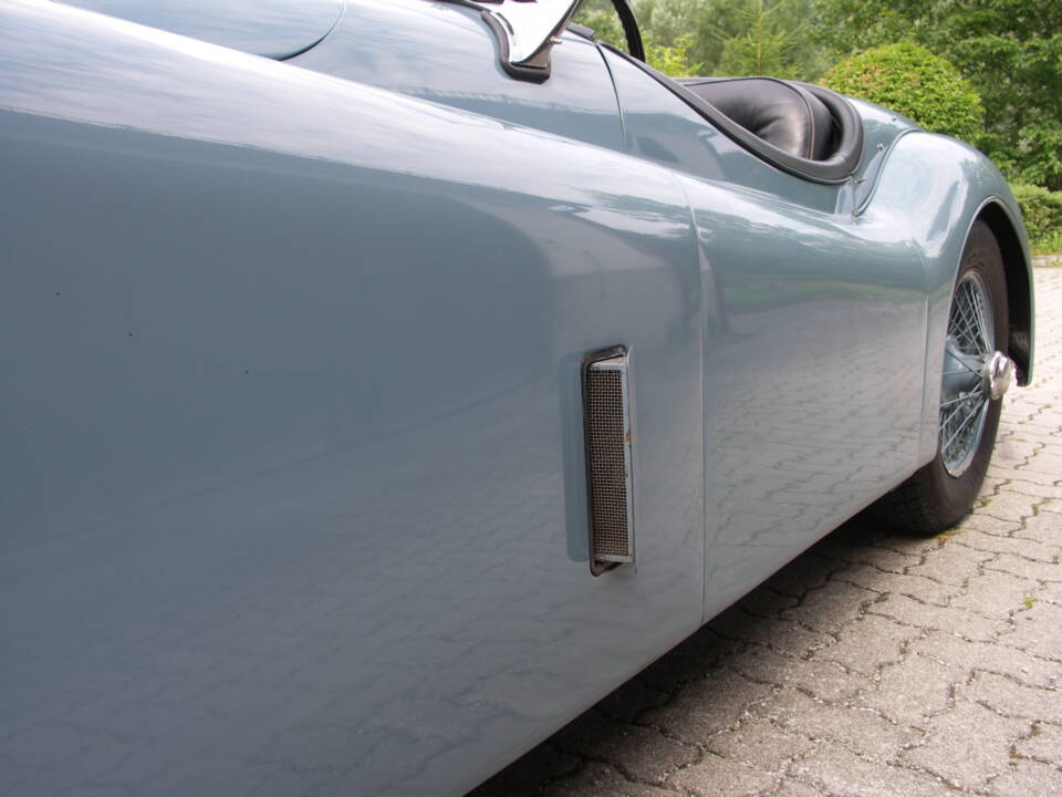 Immagine 49/54 di Jaguar XK 120 SE OTS (1953)