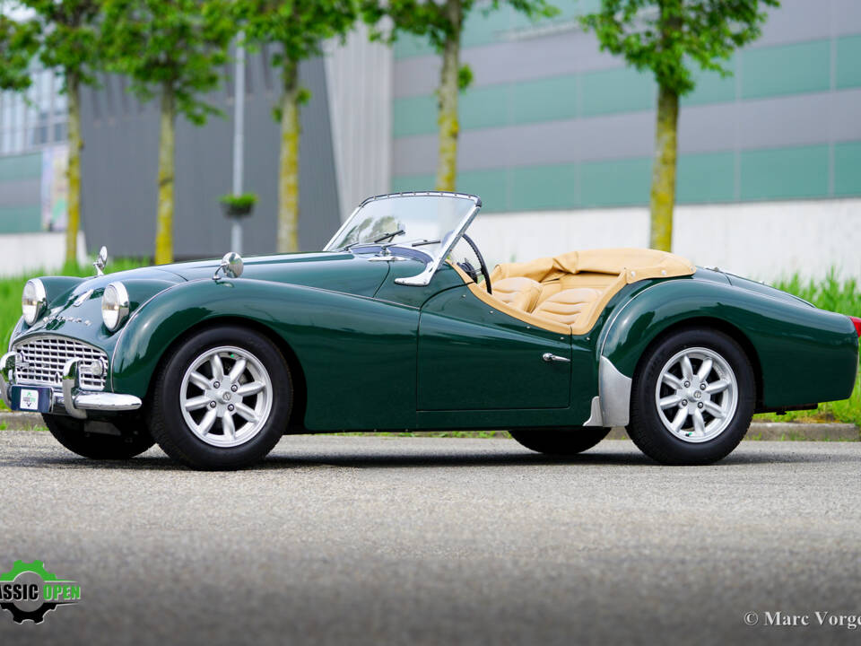 Image 17/41 of Triumph TR 3A (1959)