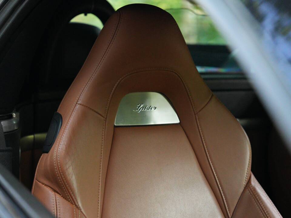 Bild 18/50 von Alfa Romeo Spider 3.2 V6 (2008)