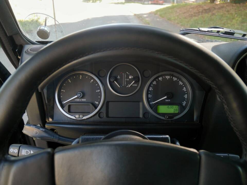 Image 16/50 of Land Rover Defender 110 (1900)