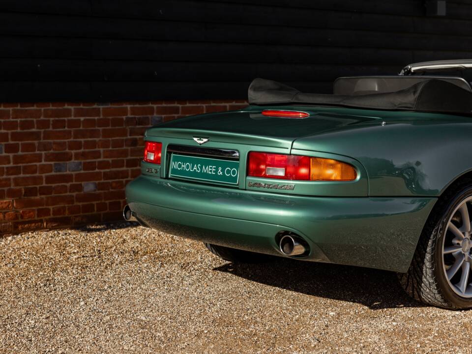 Bild 78/83 von Aston Martin DB 7 Vantage Volante (2001)