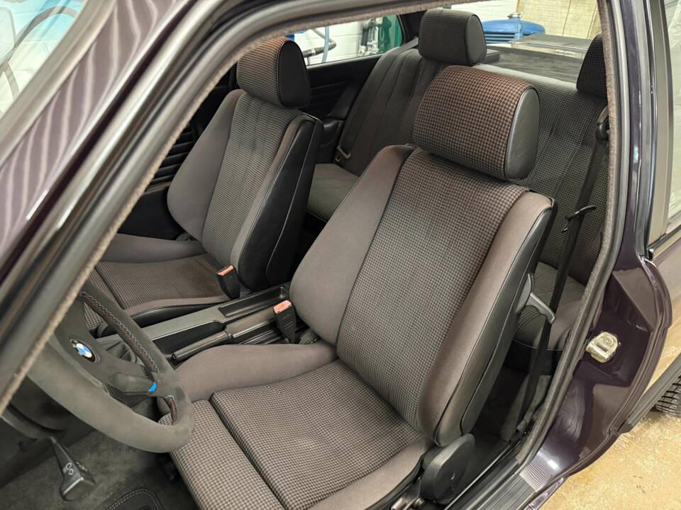 Bild 9/18 von BMW 325i (1986)