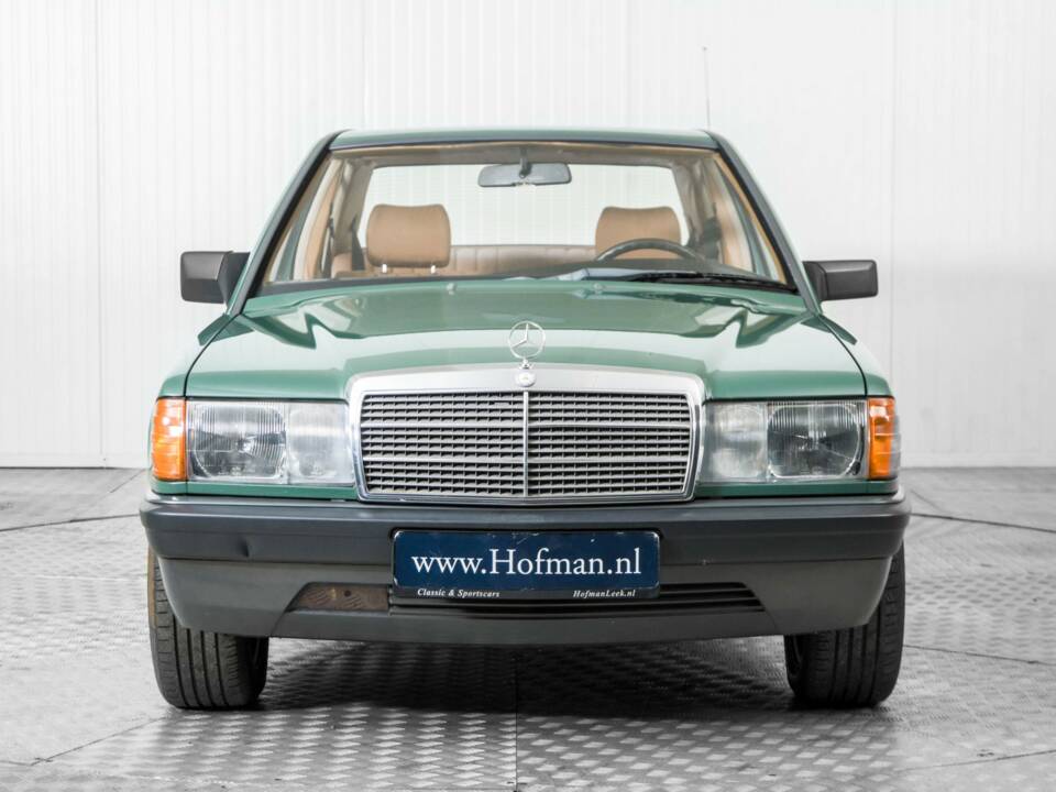 Obraz 14/50 pojazdu Mercedes-Benz 190 D 2.5 (1986)