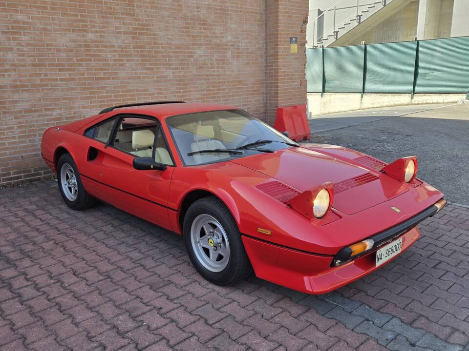 Image 39/95 of Ferrari 308 GTBi Quattrovalvole (1984)