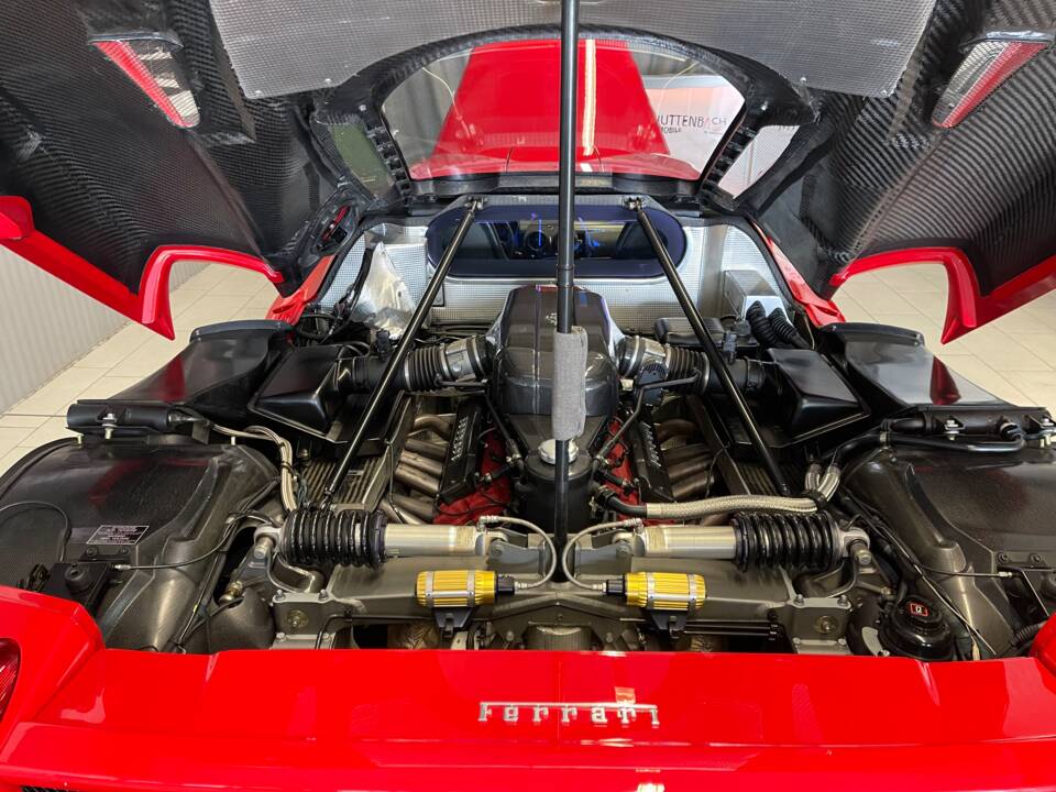 Immagine 12/24 di Ferrari Enzo Ferrari (2004)