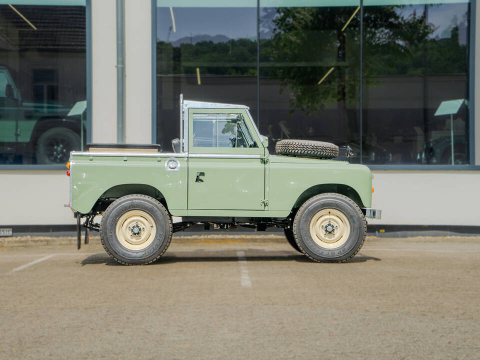 Image 26/30 of Land Rover 88 (1971)