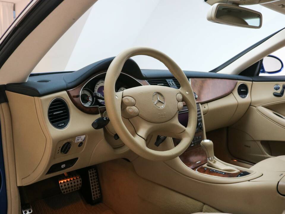 Bild 5/13 von Mercedes-Benz CLS 55 AMG (2005)