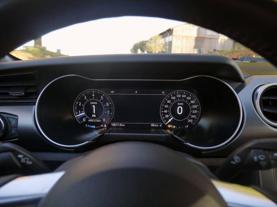 Image 17/33 de Ford Mustang GT 5.0 V8 (2022)