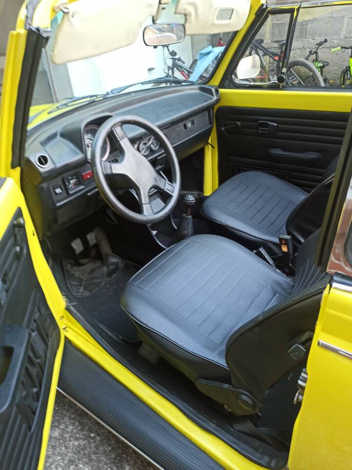 Bild 7/11 von Volkswagen Käfer 1303 LS (1975)