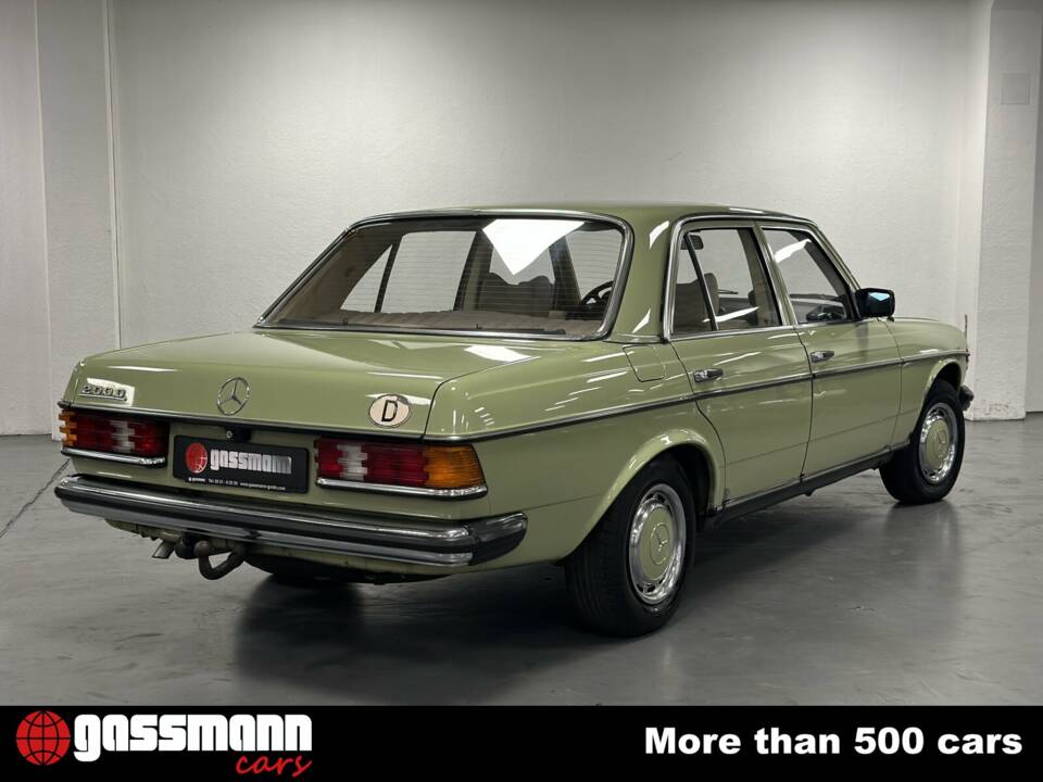 Image 6/15 de Mercedes-Benz 200 D (1978)