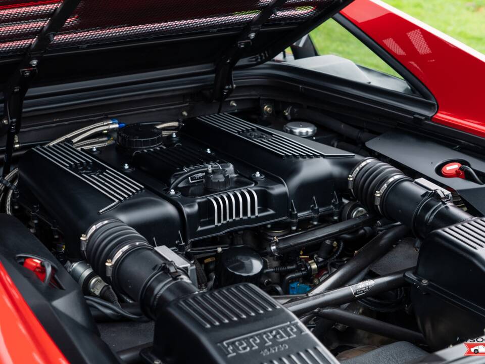 Bild 42/53 von Ferrari F 355 Berlinetta (1996)