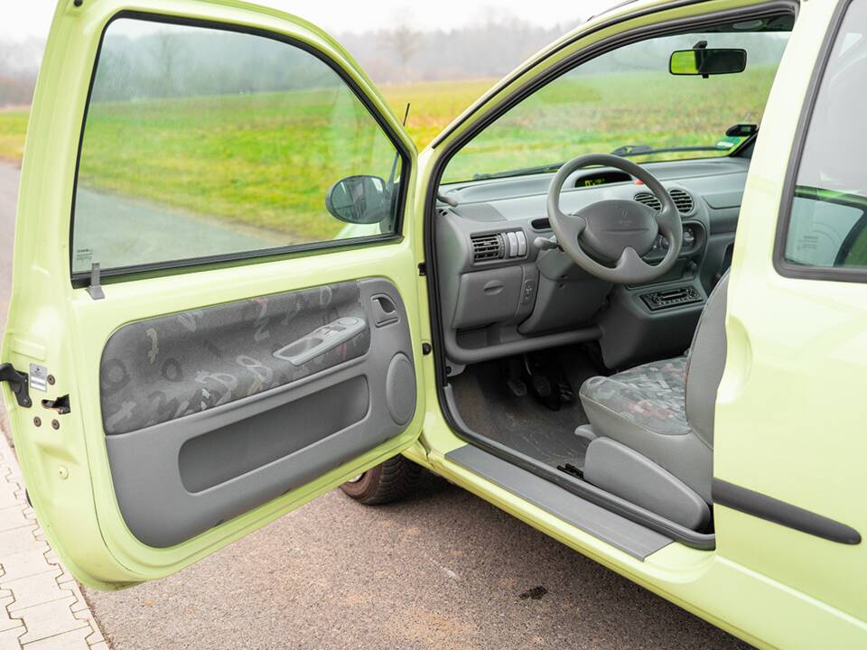 Image 12/36 of Renault Twingo 1.2 16V (2005)