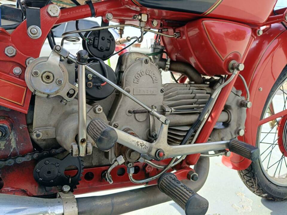 Afbeelding 40/42 van Moto Guzzi DUMMY (1960)