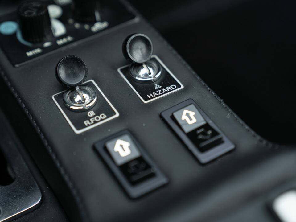 Image 42/50 of Ferrari 512 BBi (1982)