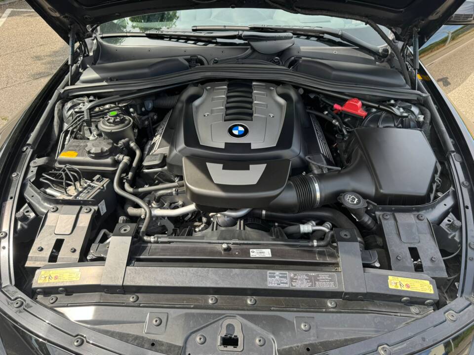 Bild 74/99 von BMW 650i (2007)