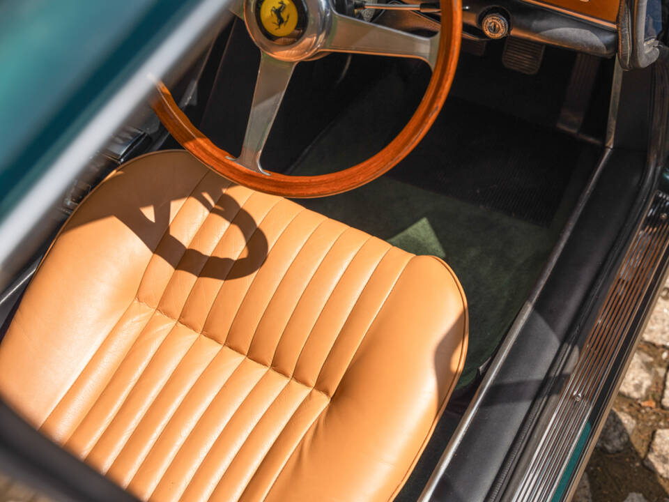 Image 15/50 of Ferrari 365 GTC (1969)