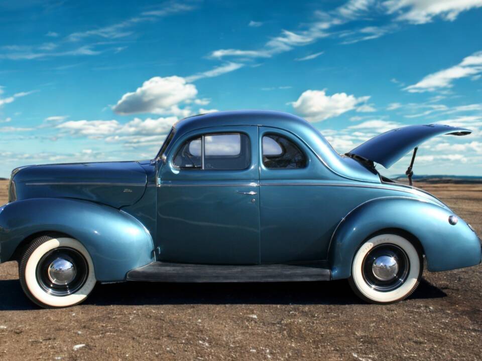 Image 14/28 of Ford Deluxe (1940)