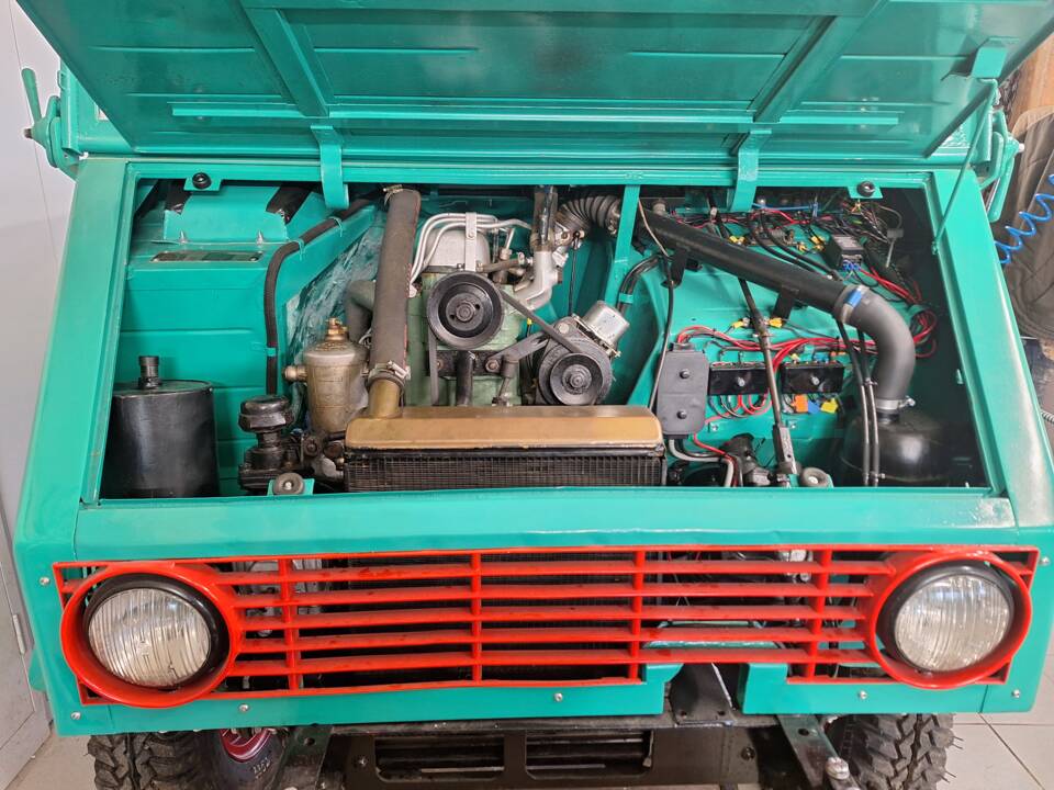 Bild 9/17 von Mercedes-Benz Unimog 2010 (1950)