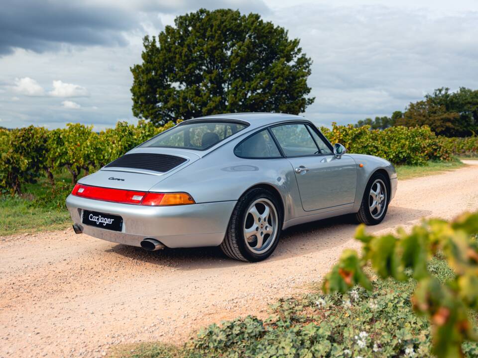 Image 3/15 of Porsche 911 Carrera 4 (1994)