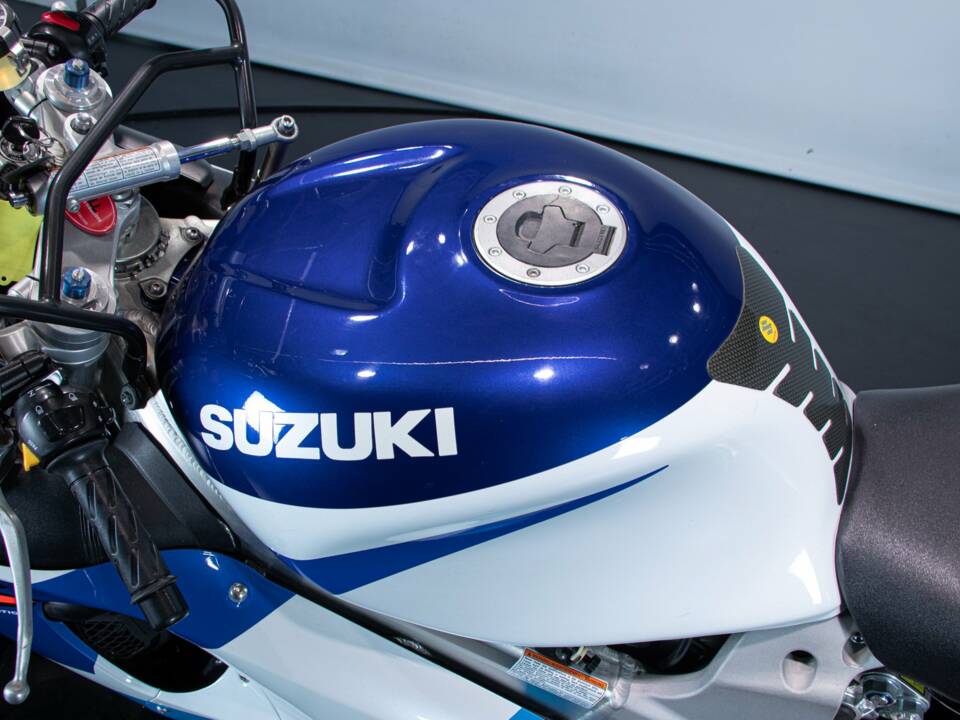 Bild 35/50 von Suzuki DUMMY (1999)