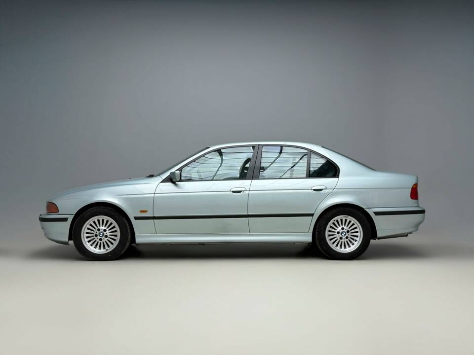 Bild 6/25 von BMW 540i (1998)