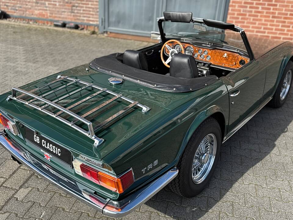 Image 15/24 de Triumph TR 6 (1973)