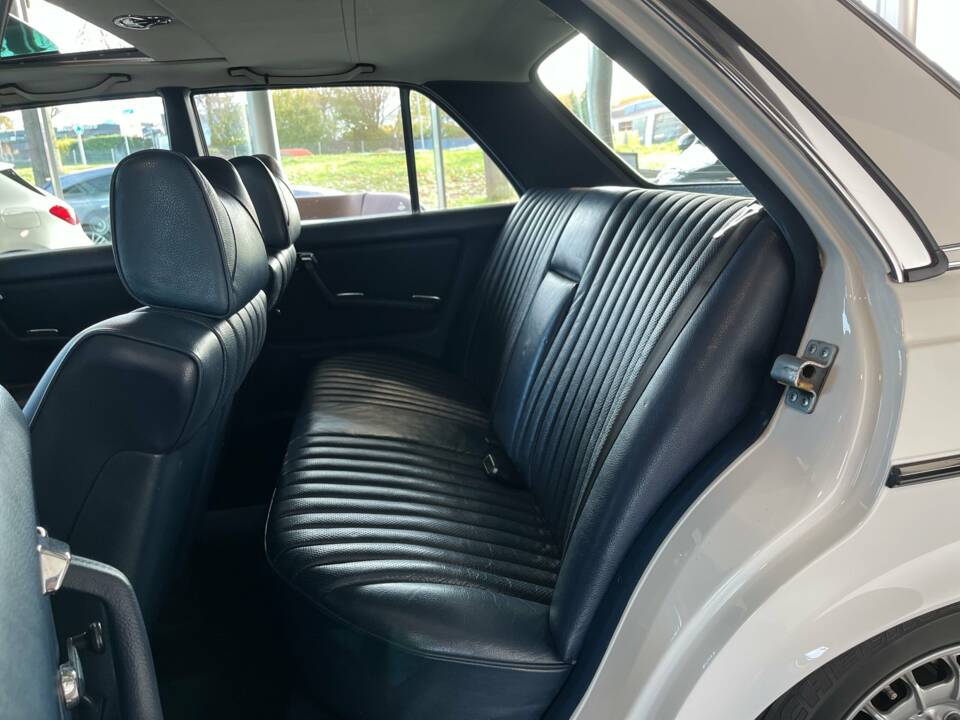 Image 6/22 of Mercedes-Benz 280 E (1977)