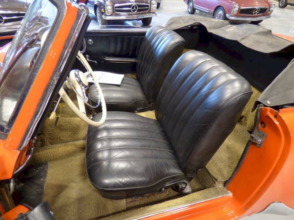Image 17/33 of Mercedes-Benz 190 SL (1961)