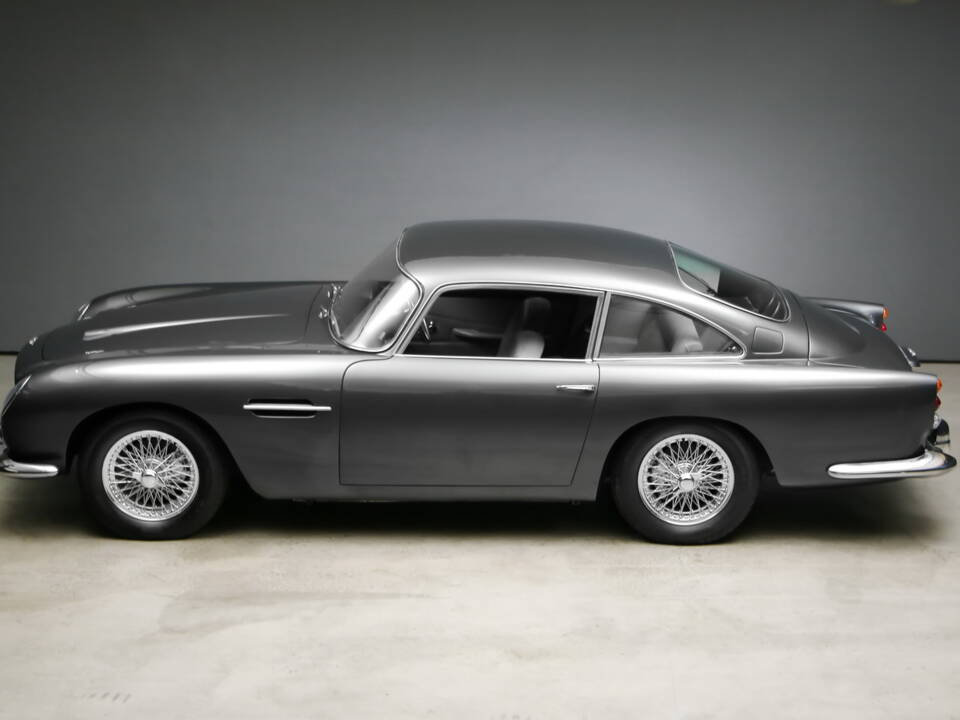 Image 3/18 of Aston Martin DB 4 Vantage (1963)