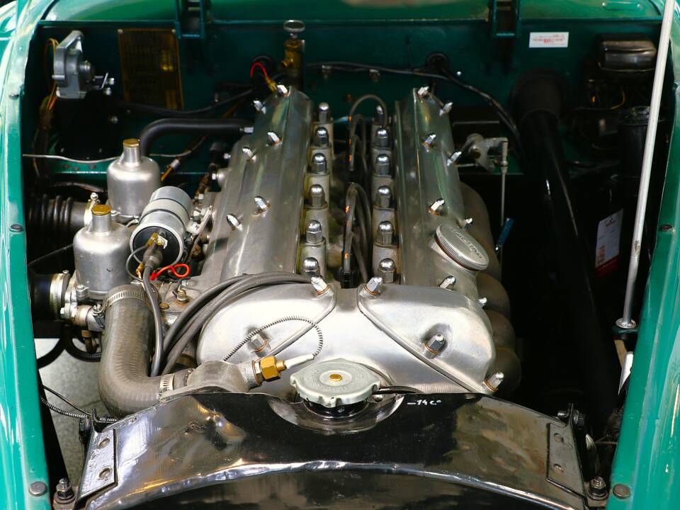 Imagen 34/37 de Jaguar XK 120 FHC (1953)