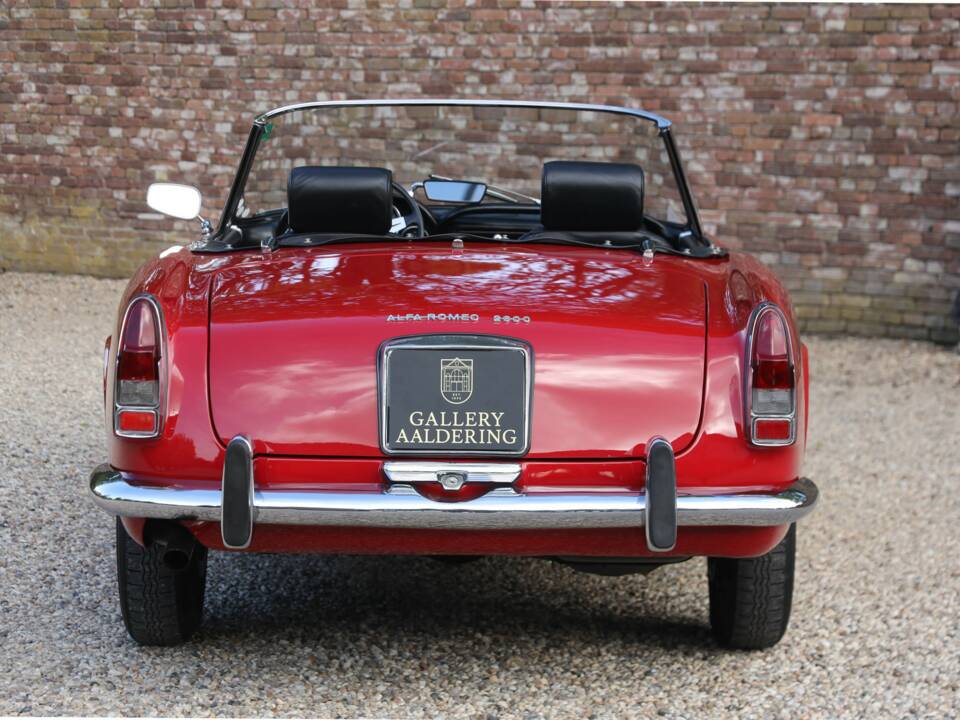 Image 6/50 of Alfa Romeo 2600 Spider (1962)