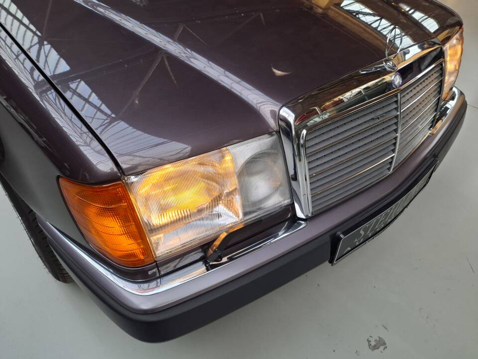 Image 25/42 of Mercedes-Benz 300 CE-24 (1993)